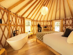 Tienda de lujo, 1 habitación, chimenea, vistas al río | Zona de estar