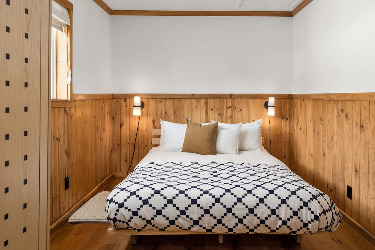 Cabin, Multiple Beds, Accessible, Bathtub | Frette Italian sheets, premium bedding, down comforters
