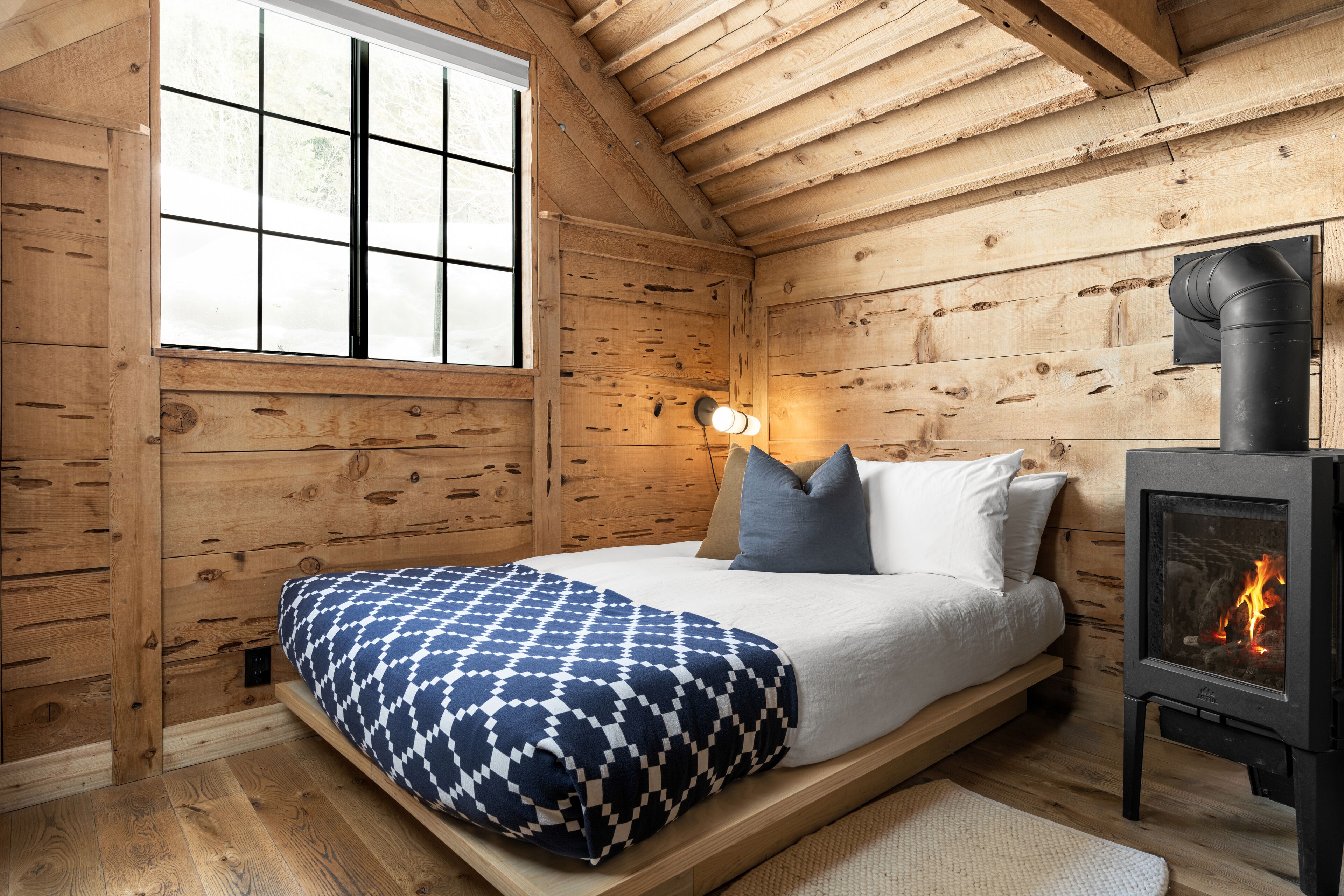 Basic Cabin, 1 Double Bed, Non Smoking, Pets Allowed | Frette Italian sheets, premium bedding, down comforters