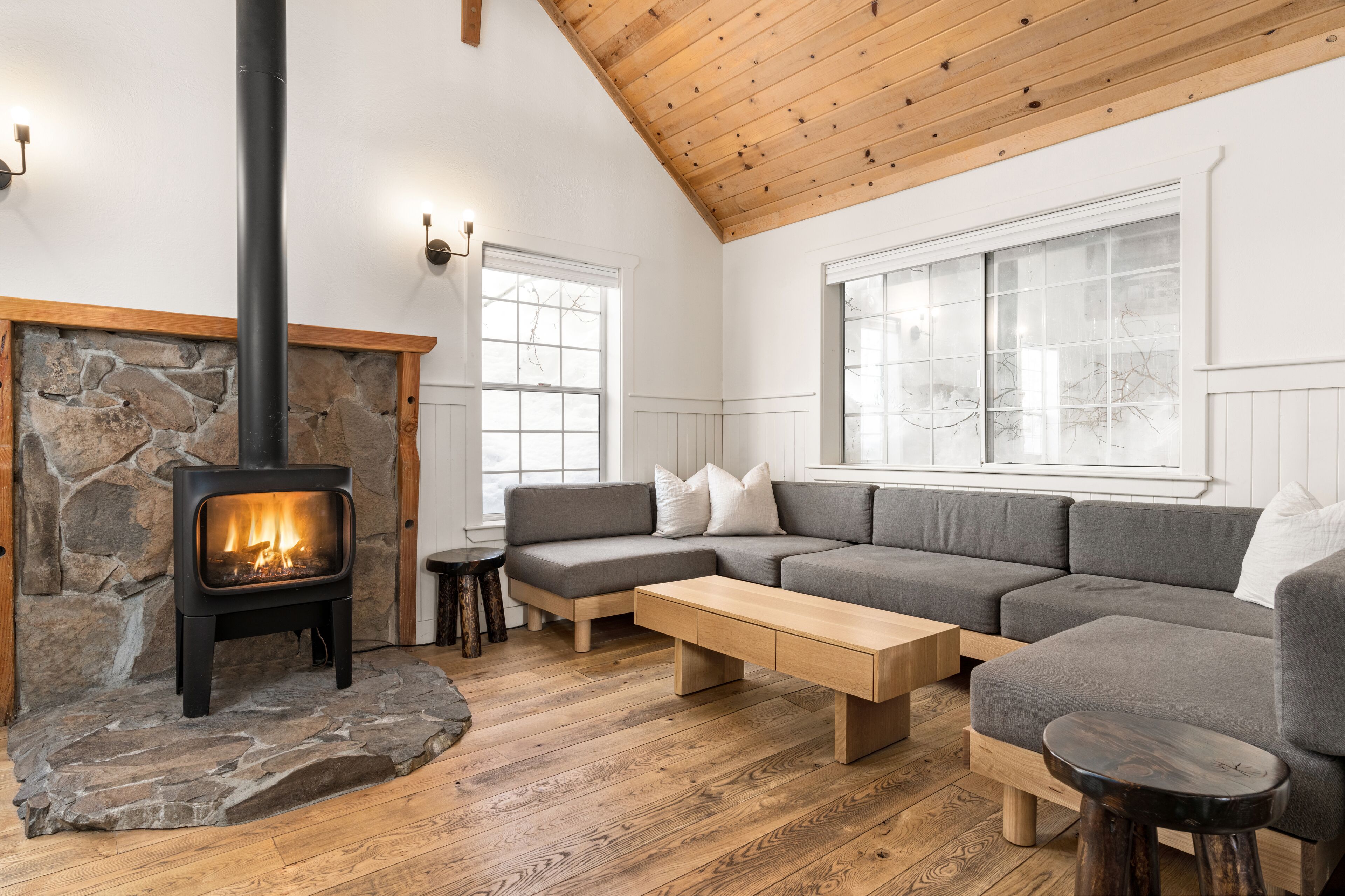 Family Cabin, Multiple Beds, Microwave | Living area