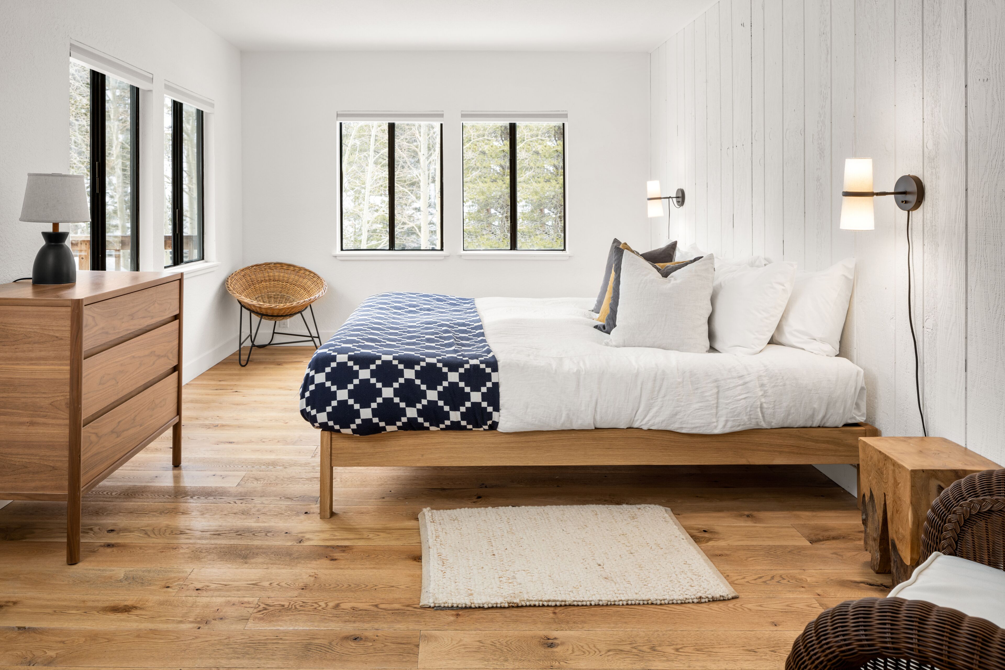 Family Cabin, 3 Bedrooms, 2 Bathrooms, Mountainside | Frette Italian sheets, premium bedding, down comforters