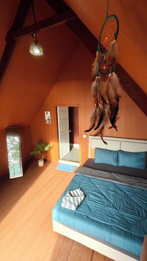 Deluxe Bungalows with Sea Views | Desk, bed sheets - Koh Ta Kiev Island Resort (Koh Ta Kiev Island)