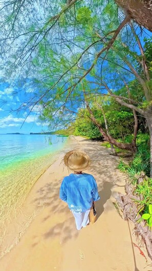 Playa privada, arena blanca, sombrillas, snorkel