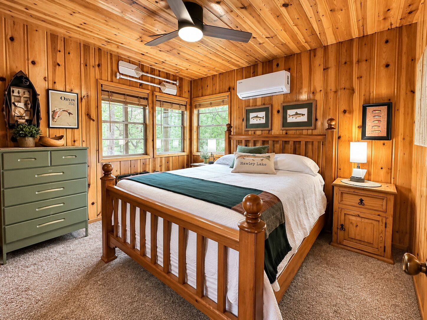 3 Schlafzimmer, Schreibtisch, Bügeleisen/Bügelbrett, Reisekinderbett