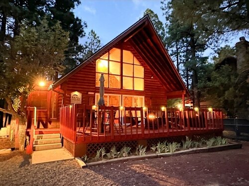 A-Frame | King • Fenced Yard • Firepit • Deck • Tall Pines