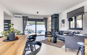 Fernseher, Kamin