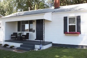 Exterior - Newly Remodeled Home near Downtown (Springfield)