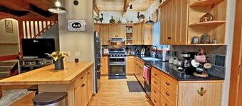 The Cabin at the Redwoods