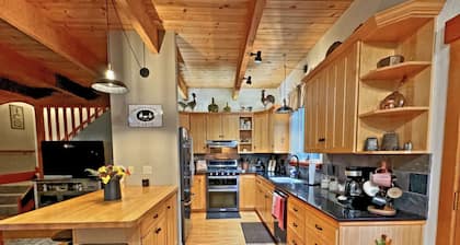 The Cabin at the Redwoods