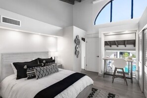 1 bedroom, iron/ironing board, free WiFi, bed sheets - Luxury Pool Villa, Pet Friendly, Villa A (Miami Shores)