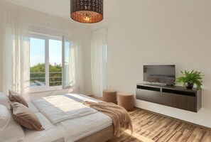 5 soverom, strykejern/-brett, reiseseng for barn og wi-fi (inkludert)