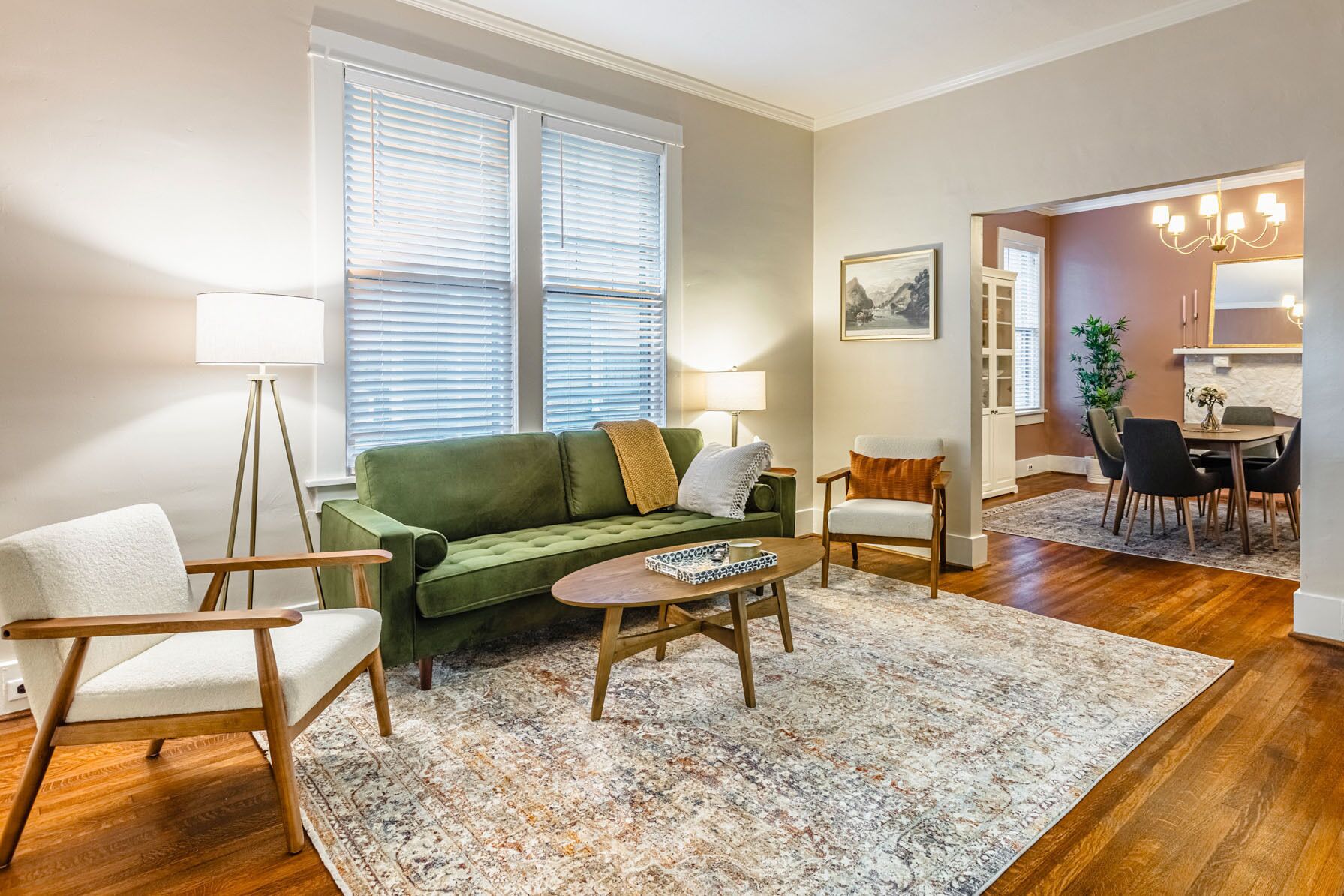 Midtown KING SUITE centrally located with FREE parking