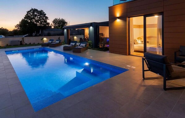 Beheizter Pool