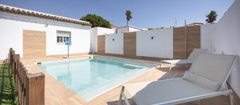 Villa 'Cirpe Mar' with Private Pool, Private Terrace and Wi-Fi