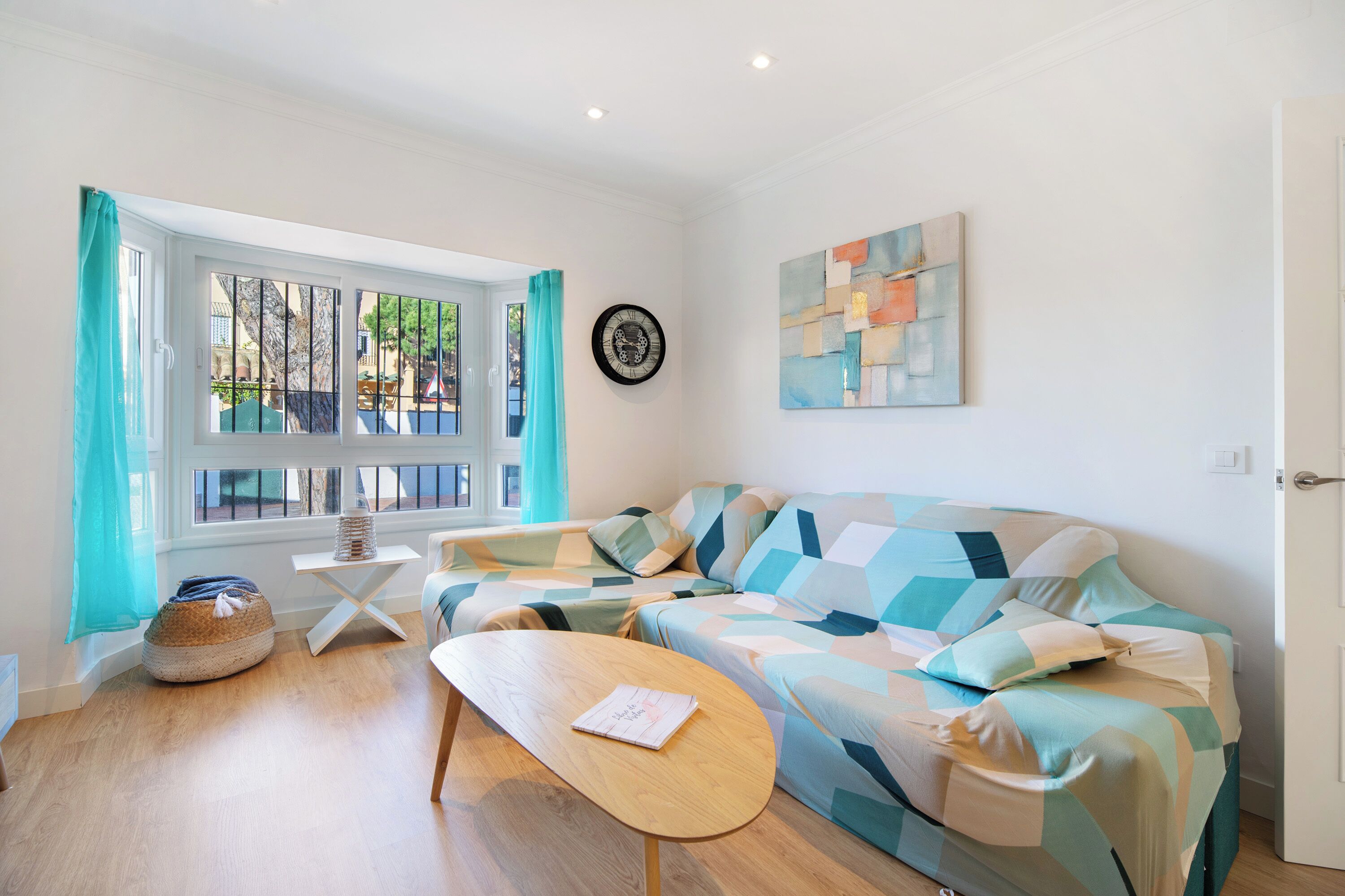 Télévision, cheminée