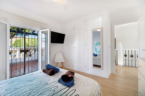 Villa 'Cirpe Mar' with Private Pool, Private Terrace and Wi-Fi