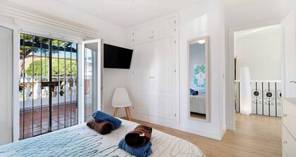 Villa 'Cirpe Mar' with Private Pool, Private Terrace and Wi-Fi