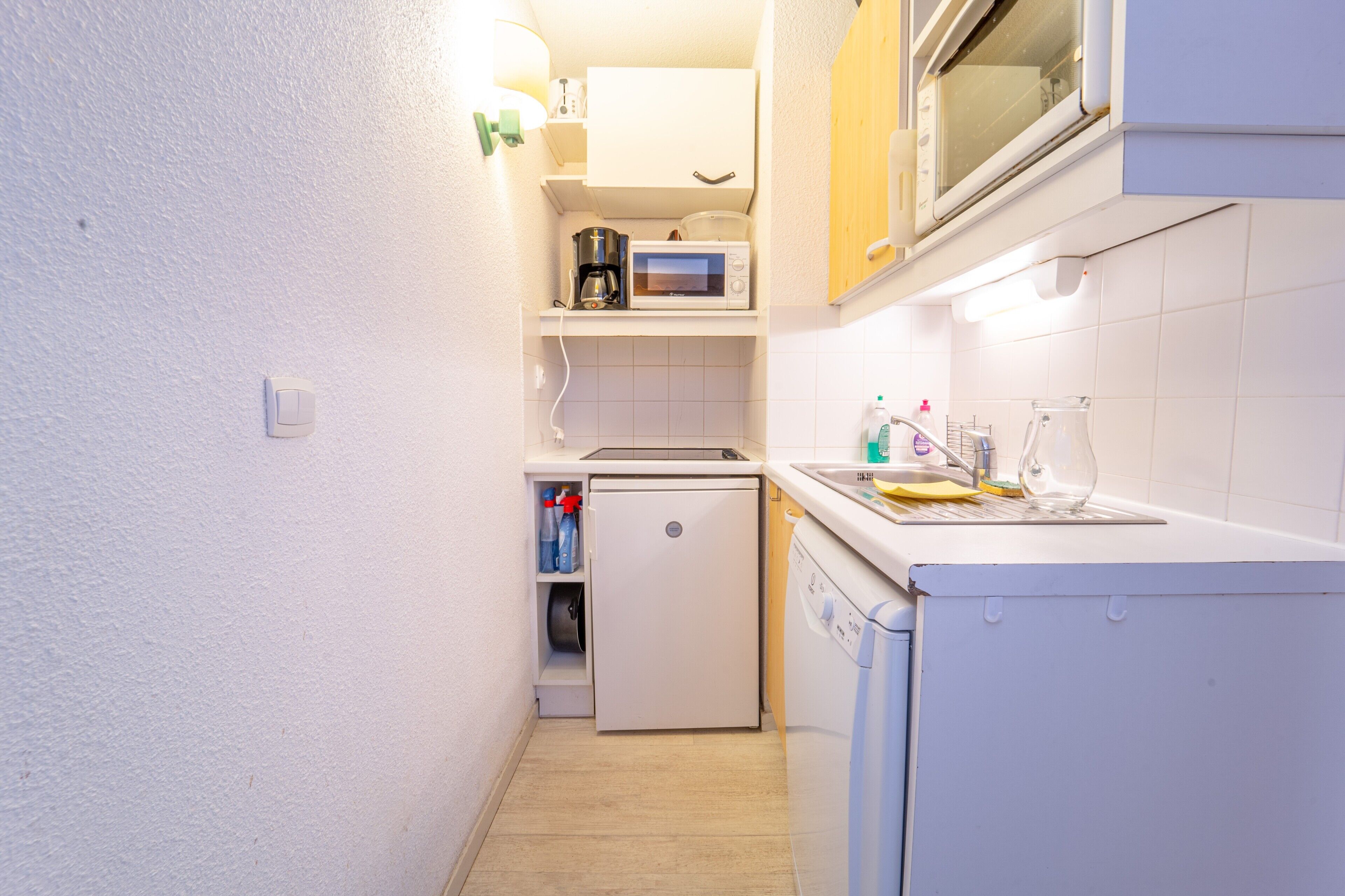 Refrigerador, microondas, horno, placa de cocina