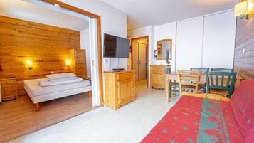 2 bedrooms, iron/ironing board, free WiFi, wheelchair access