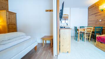 2 habitaciones, tabla de planchar con plancha y wifi gratis
