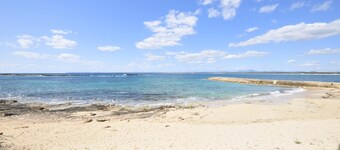 Villa Colonia Sea Holiday with Garden & Wi-Fi