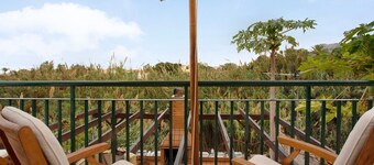 Holiday Home "Energia Dourada" with Sea View, Private Terrace & Wi-Fi