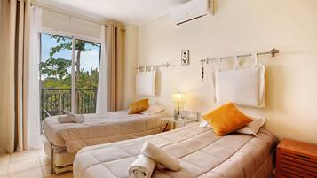 2 chambres, fer et planche Ă repasser, Wi-Fi gratuit, draps fournis