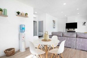 Dining - Holiday Home 'Villa Edén' with Private Pool, Wi-Fi and Air Conditioning (Vejer)