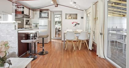 Mobilhome Puget-sur-argens avec piscine partagée, Wi-Fi et climatisation