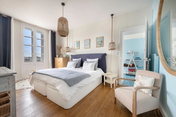 5 bedrooms, iron/ironing board, free WiFi, bed sheets