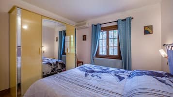 2 Schlafzimmer, Schreibtisch, Bügeleisen/Bügelbrett, kostenloses WLAN