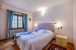 2 chambres, bureau, fer et planche à repasser, Wi-Fi gratuit