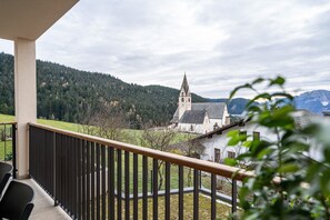 Property grounds - Apartment 'Klara' with Mountain View, Private Terrace and Wi-Fi (Mölten)