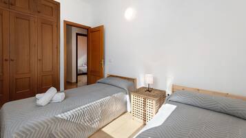 3 dormitorios, wifi gratis, ropa de cama