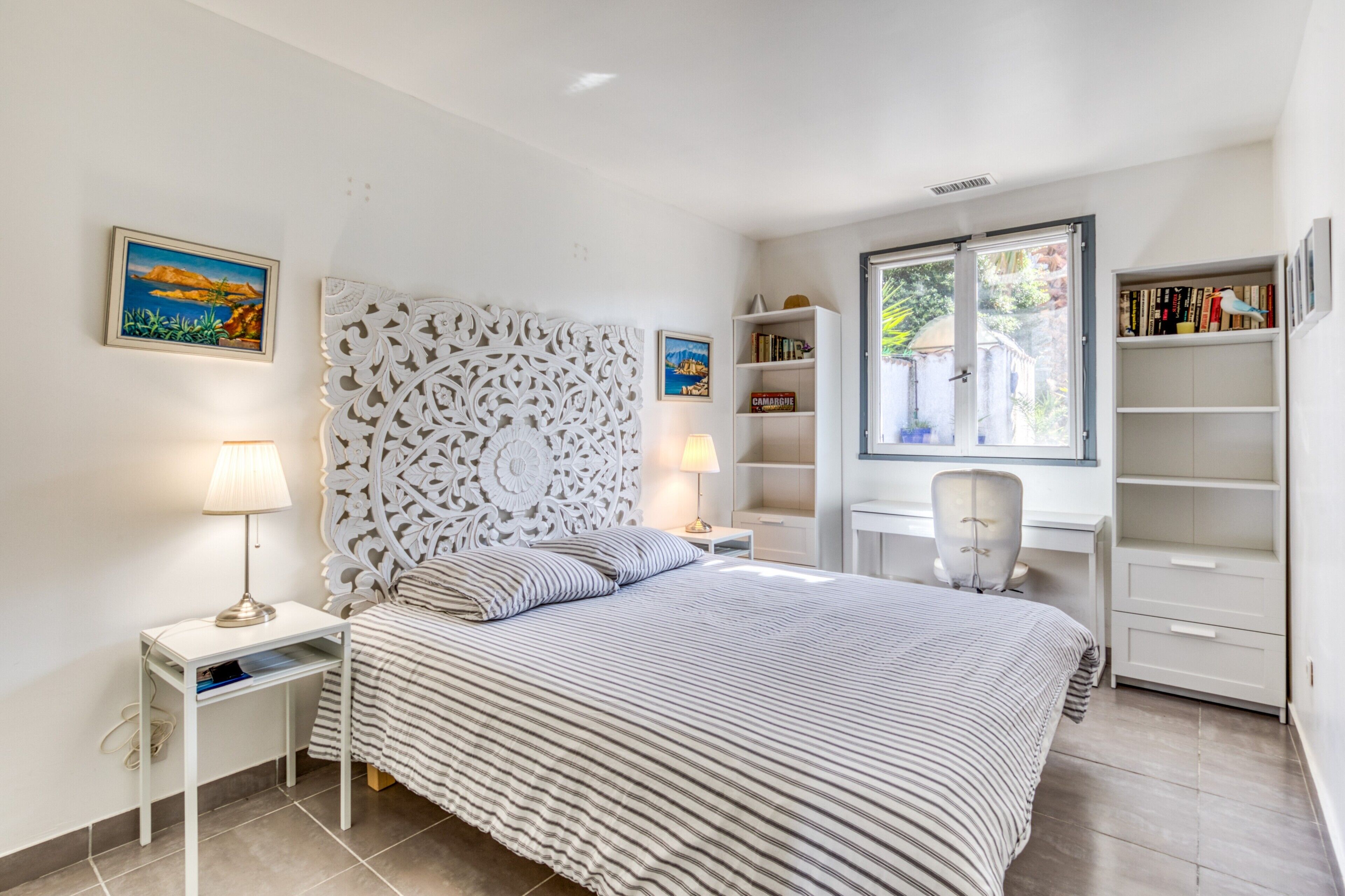 3 slaapkamers, een strijkplank/strijkijzer, gratis wifi, beddengoed