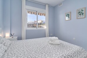 1 dormitorio, tabla de planchar con plancha, wifi gratis y ropa de cama
