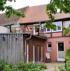 Exterior - Fachwerkhaus Omas Linde - Individuell Wohnen in Brandenburg an der Havel (Brandenburg an der Havel)