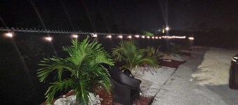 Villa in Freeport, Bahamas, close walking distance to crystal clear beach water.