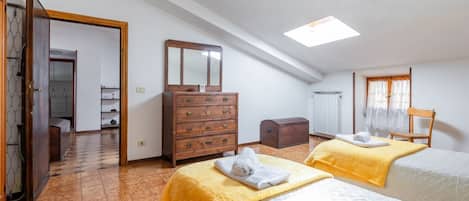 3 Schlafzimmer, Bügeleisen/Bügelbrett, Internetzugang, Bettwäsche