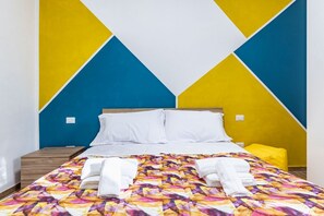 2 bedrooms, iron/ironing board, internet, bed sheets