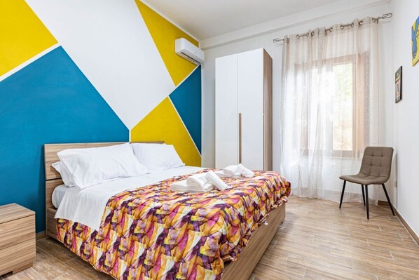 2 bedrooms, iron/ironing board, Internet, bed sheets