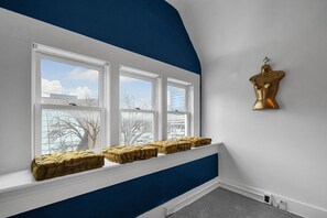 Interior - Cozy Apartment Downtown With City Views! (Columbus)