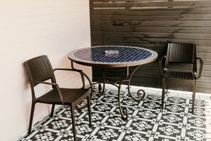 Queen Balcony Room | Terrace/patio - The Imperial Hotel (Murwillumbah)