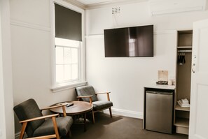 Iron/ironing board, free WiFi, bed sheets - The Imperial Hotel (Murwillumbah)