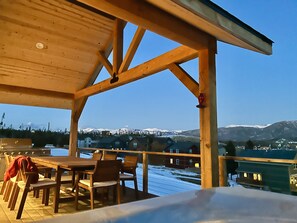 屋外ダイニングエリア