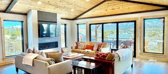 Hot Tub + Lake/Mountain Views: Gorgeous Grand Lake Retreat: 2 King Bed Suites