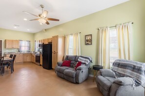 Smart TV - Experience the Wild West in Style: Unforgettable Getaway in Tombstone, Arizona!! (Tombstone)