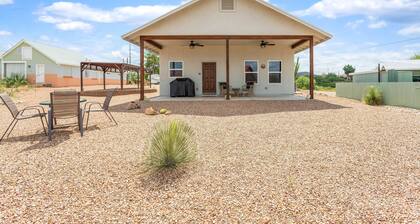 Experience the Wild West in Style: Unforgettable Getaway in Tombstone, Arizona!!