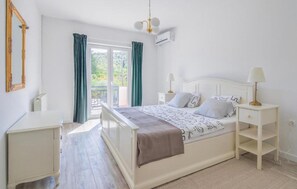 4 soverom, reiseseng for barn, wi-fi (inkludert) og sengetøy