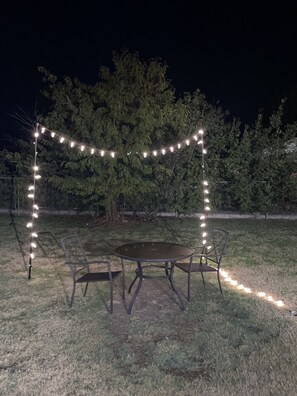 Outdoor dining - Cozy 3bd Family-friendly Home - Near Ft. Sill & Comanche
 (Lawton)